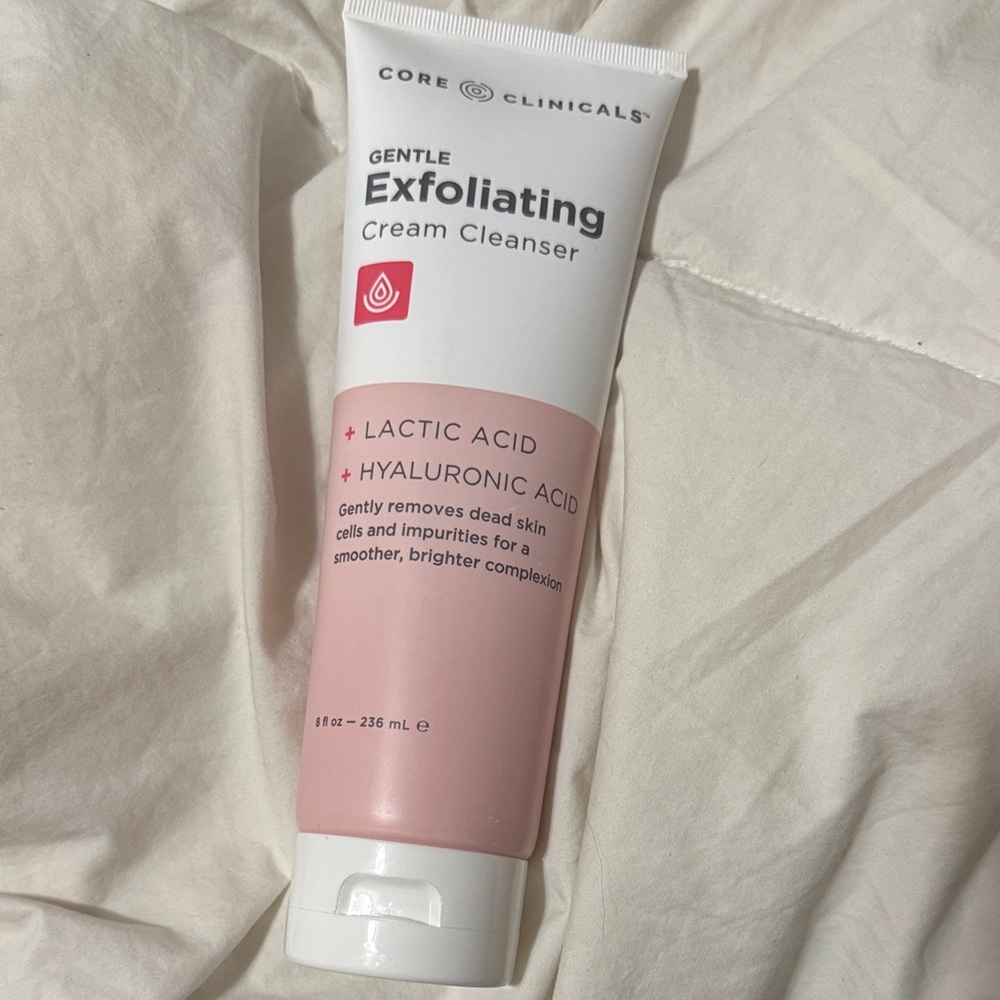 Core Clinicals Gentle Exfoliating Cream Cleanser Lactic Acid Hyaluronic Acid 8oz